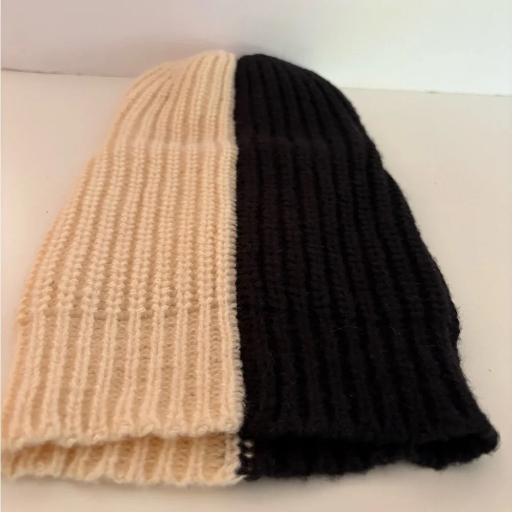 NWOT Urban Outfitters Ribbed Hooded Balaclava